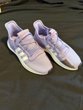 adidas Women’s Light Purple Athletic Sneakers
